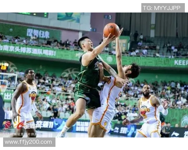 北京控股力克南京同曦争夺胜利 赛场争锋再掀波澜